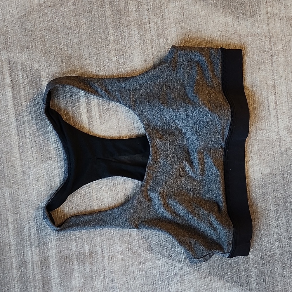 Lululemon sports bra, Size 6